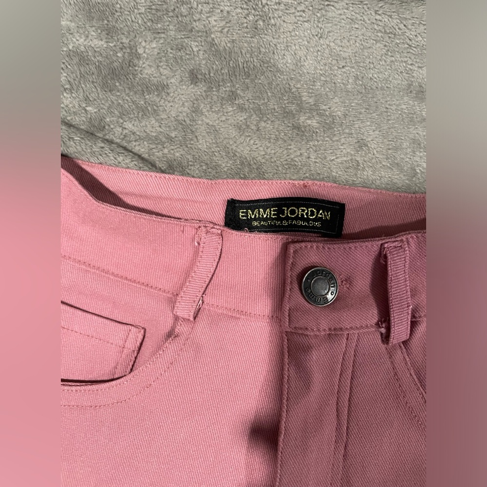 Strechy Shorts 🩷 - Picture 3 of 3